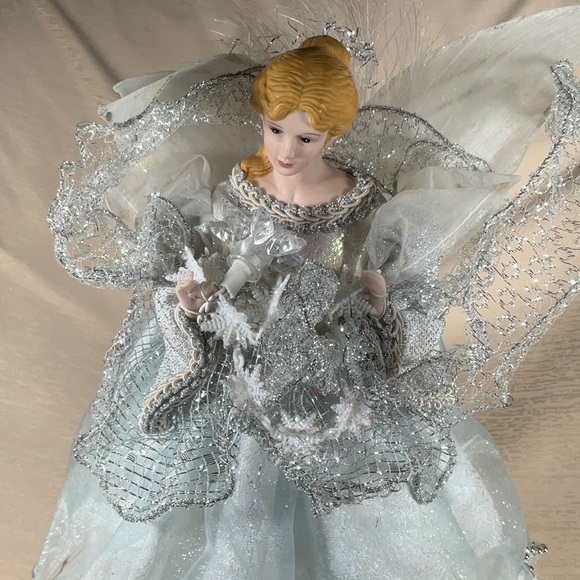 14” Porcelain Angel Fiber Optic Tree Topper-missing cord - Picture 11 of 13